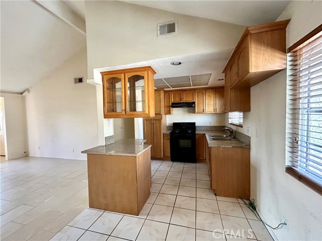 Detail Gallery Image 9 of 18 For 2635 W Monte Carlo Dr #42,  Santa Ana,  CA 92706 - 2 Beds | 2 Baths