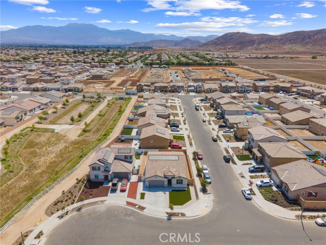 Detail Gallery Image 10 of 42 For 1942 Old Steel Way, Hemet,  CA 92545 - 3 Beds | 2 Baths