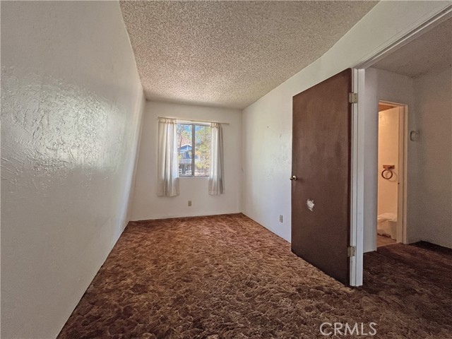 Detail Gallery Image 8 of 17 For 186 Kern Ave, Sugarloaf,  CA 92386 - 2 Beds | 1/1 Baths