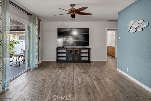 Detail Gallery Image 6 of 38 For 6303 Droxford, Lakewood,  CA 90713 - 4 Beds | 2 Baths