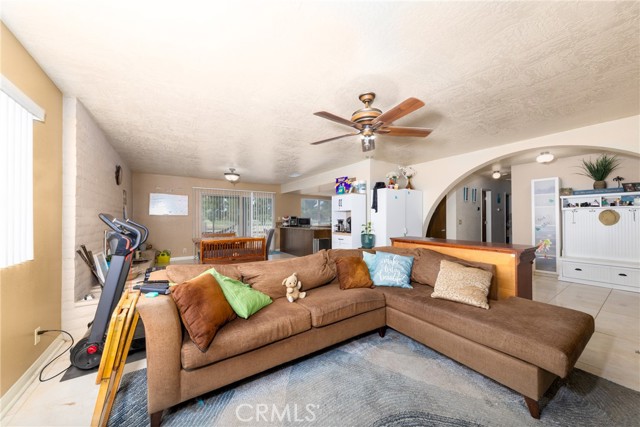 Detail Gallery Image 6 of 48 For 15090 Orchard Hill Ln, Helendale,  CA 92342 - 3 Beds | 2 Baths