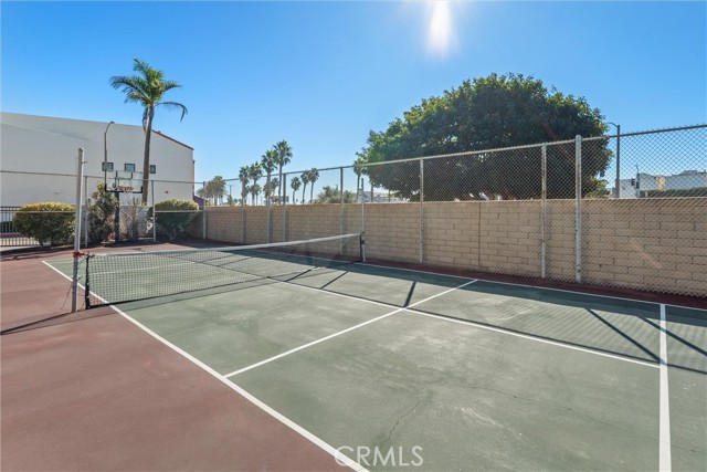 Detail Gallery Image 28 of 35 For 2872 Coast Cir #303,  Huntington Beach,  CA 92649 - 2 Beds | 2 Baths