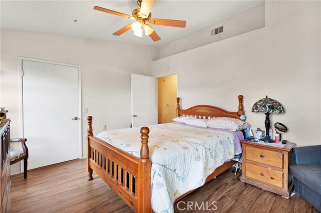 Detail Gallery Image 15 of 29 For 15837 Sandalwood, Victorville,  CA 92395 - 2 Beds | 2 Baths