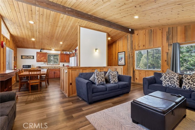 Detail Gallery Image 9 of 43 For 788 Silver Tip, Big Bear Lake,  CA 92315 - 3 Beds | 3 Baths