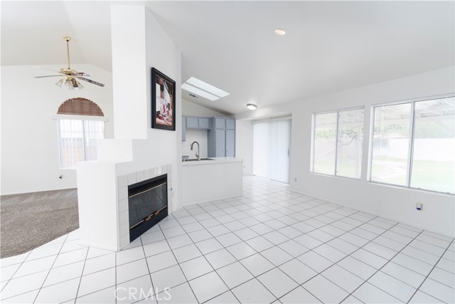Detail Gallery Image 3 of 23 For 443 S Tamarisk Ave, Rialto,  CA 92376 - 4 Beds | 2 Baths