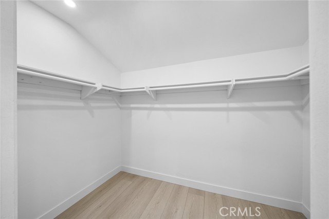 19735 Blythe Street, Winnetka CA: https://media.crmls.org/medias/51c1dc7d-c329-4592-bd76-de9cecca41da.jpg