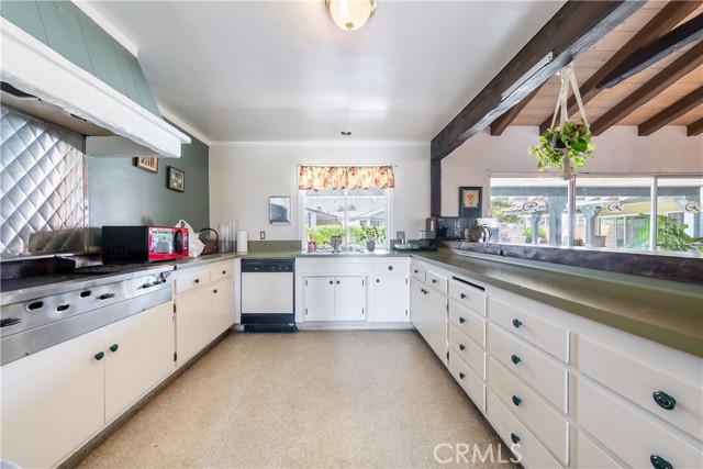 Detail Gallery Image 28 of 37 For 8801 Eton Ave #53,  Canoga Park,  CA 91304 - 2 Beds | 2 Baths