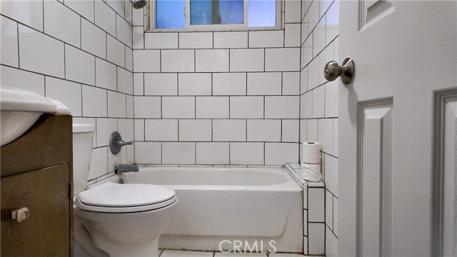 Detail Gallery Image 20 of 38 For 405 S Clara, Santa Ana,  CA 92703 - 3 Beds | 2 Baths