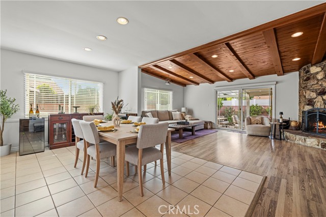 17955 Archwood Street, Reseda CA: https://media.crmls.org/medias/51c392e7-33aa-41a6-a702-450413a2675c.jpg