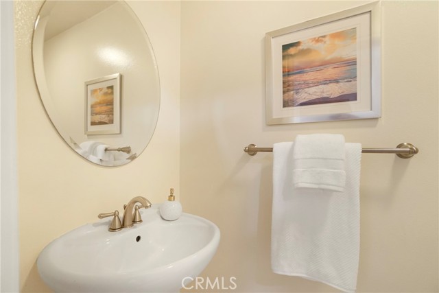 Detail Gallery Image 37 of 38 For 11923 Darlington Ave #302,  Los Angeles,  CA 90049 - 3 Beds | 3 Baths