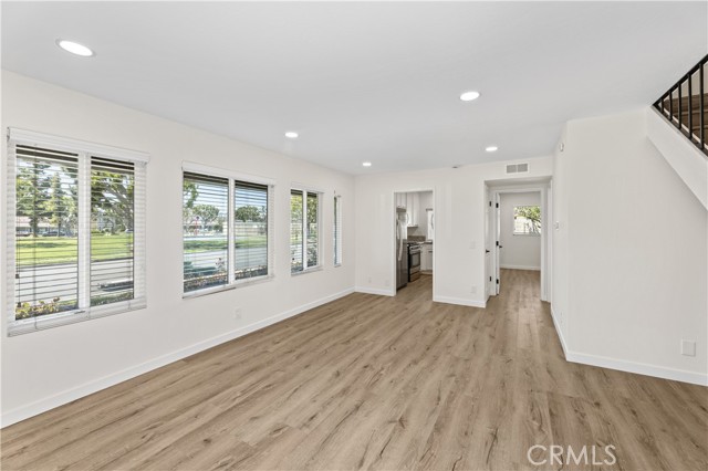 Detail Gallery Image 3 of 28 For 51 Golden Glen St #1,  Irvine,  CA 92604 - 3 Beds | 2 Baths
