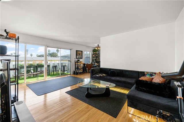 Detail Gallery Image 9 of 41 For 4065 Ursula #6,  Los Angeles,  CA 90008 - 2 Beds | 1 Baths