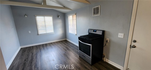 201 W Williams Street, Barstow CA: https://media.crmls.org/medias/51c54f9a-6935-4e14-83f4-e9206f44eb89.jpg