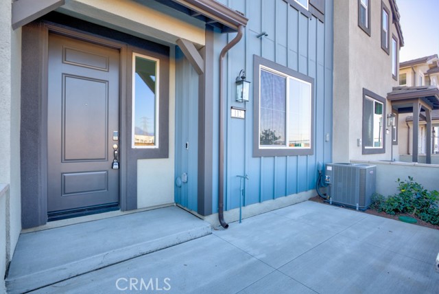 Detail Gallery Image 4 of 44 For 4076 E Lily Paseo #112,  Ontario,  CA 91761 - 3 Beds | 2/1 Baths