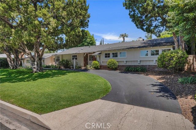 Detail Gallery Image 3 of 50 For 19439 Mayall St, Northridge,  CA 91324 - 4 Beds | 4 Baths