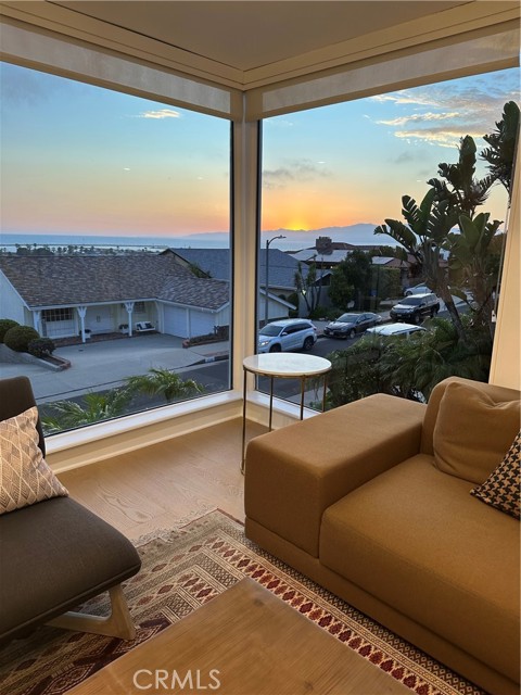 Detail Gallery Image 10 of 12 For 8144 Zitola, Playa Del Rey,  CA 90293 - 4 Beds | 4 Baths