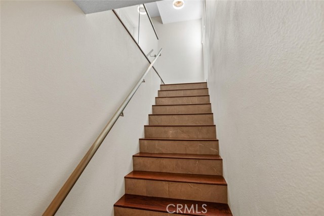 Detail Gallery Image 3 of 24 For 27070 Hidaway Ave #5,  Canyon Country,  CA 91351 - 2 Beds | 1/1 Baths