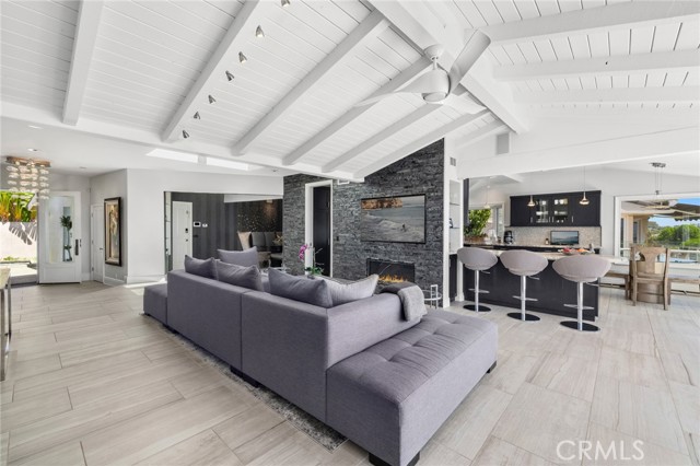 51c6b259 A00f 49ee 94bb 876d26ac3a05