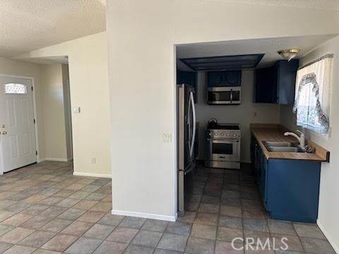 Detail Gallery Image 6 of 33 For 10970 Merino, Apple Valley,  CA 92308 - 3 Beds | 2 Baths