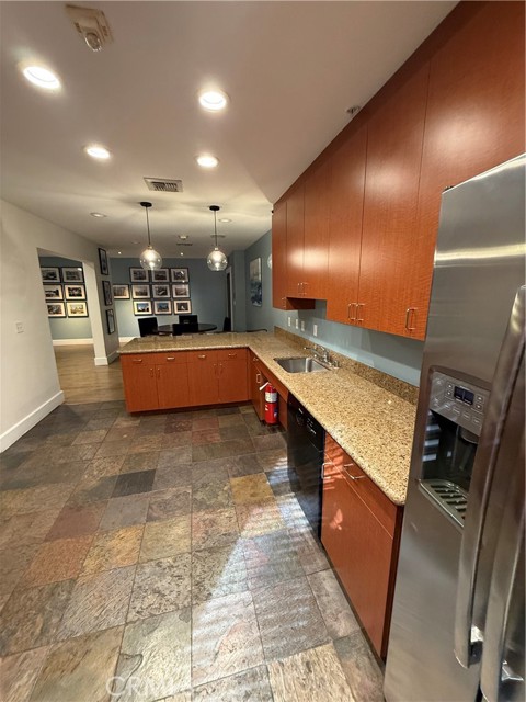 Detail Gallery Image 25 of 28 For 388 E Ocean Bld #212,  Long Beach,  CA 90802 - 2 Beds | 2 Baths