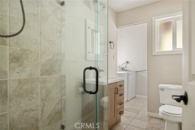 main level bath