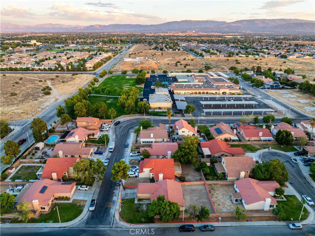 https://media.crmls.org/medias/51c843fe-a0c8-40b3-8735-23e4ddaba339.jpg?preset=X-Large