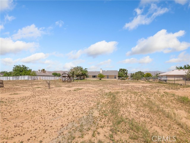 Detail Gallery Image 34 of 41 For 15464 Erie Rd, Apple Valley,  CA 92307 - 3 Beds | 2 Baths