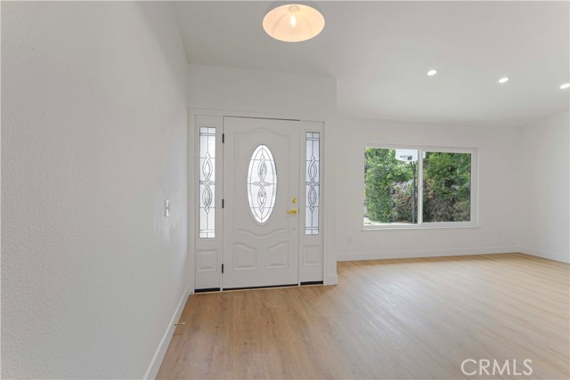 Detail Gallery Image 3 of 36 For 1046 Eclipse Ct, Ontario,  CA 91762 - 4 Beds | 2 Baths