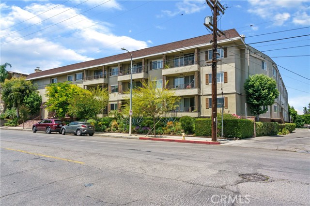 Detail Gallery Image 27 of 28 For 10707 Camarillo St #317,  Toluca Lake,  CA 91602 - 3 Beds | 2 Baths
