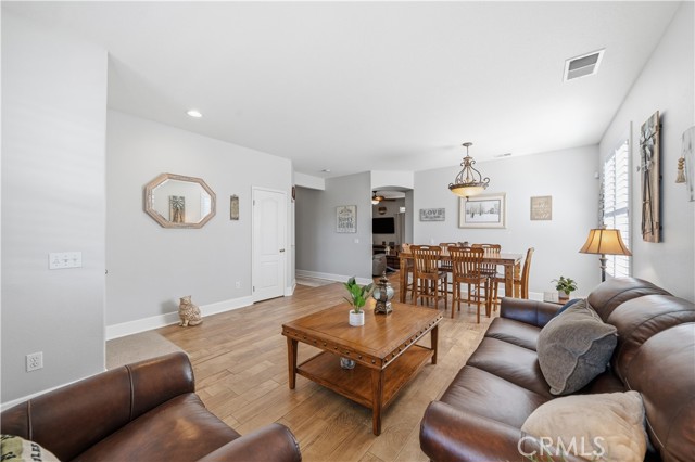 Detail Gallery Image 12 of 43 For 2065 Bergerac, San Jacinto,  CA 92583 - 4 Beds | 2 Baths