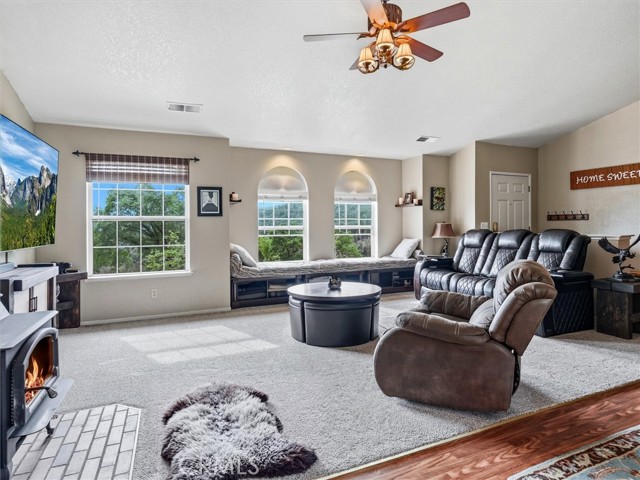 Detail Gallery Image 8 of 54 For 6132 Chowchilla Mountain, Mariposa,  CA 95338 - 3 Beds | 2 Baths