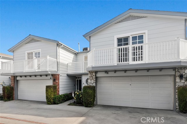 Detail Gallery Image 1 of 36 For 18850 Hatteras St #5,  Tarzana,  CA 91356 - 3 Beds | 2/1 Baths