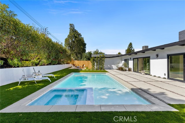 6009 Neddy Avenue, Woodland Hills CA: https://media.crmls.org/medias/51cad3e7-156e-40bb-bb62-8392c6567cd8.jpg