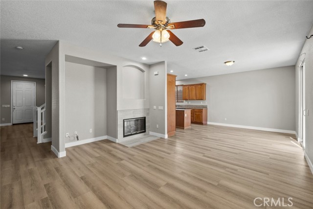 Detail Gallery Image 9 of 41 For 2455 Delicious Ln, Palmdale,  CA 93551 - 4 Beds | 3 Baths