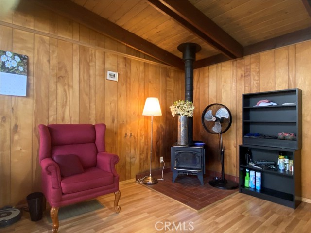 Detail Gallery Image 7 of 27 For 26326 Forest Ln, Twin Peaks,  CA 92391 - 2 Beds | 1 Baths