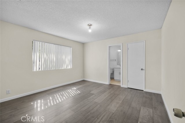 Detail Gallery Image 12 of 41 For 18555 Collins St #C18,  Tarzana,  CA 91356 - 2 Beds | 2 Baths