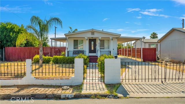 Detail Gallery Image 1 of 1 For 645 Cherokee Rd, Perris,  CA 92570 - 2 Beds | 2 Baths