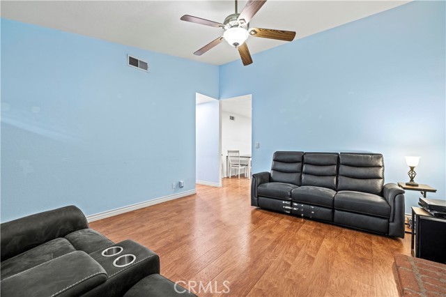 21742 Grovepark Drive, Saugus CA: https://media.crmls.org/medias/51ceb4d1-0ce3-4f68-b330-1b324e525584.jpg