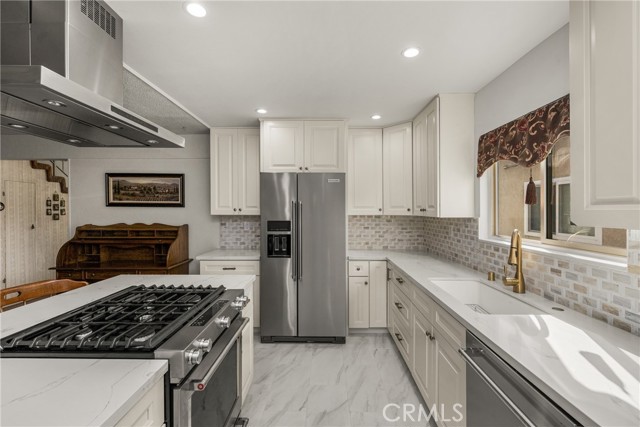 Detail Gallery Image 11 of 40 For 5743 Coke Ave, Lakewood,  CA 90712 - 4 Beds | 2 Baths