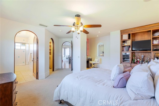 Image 33 of 74 For 25532 Oak Meadow Drive