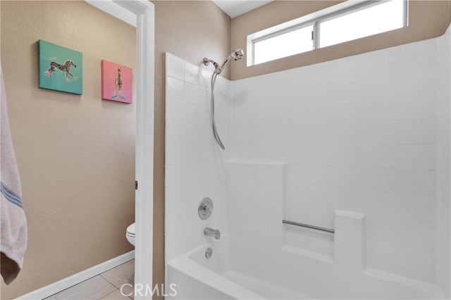 13950 High Falls Trail, Apple Valley CA: https://media.crmls.org/medias/51d01ae8-61eb-4752-8f41-0c7d17166ee1.jpg
