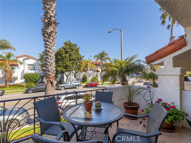 312 Diamond Street, Redondo Beach, California 90277, 2 Bedrooms Bedrooms, ,2 BathroomsBathrooms,Residential,Sold,Diamond,SB24078117