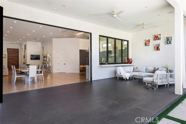 Detail Gallery Image 11 of 26 For 5511 Leghorn Ave, Sherman Oaks,  CA 91401 - 4 Beds | 4/1 Baths
