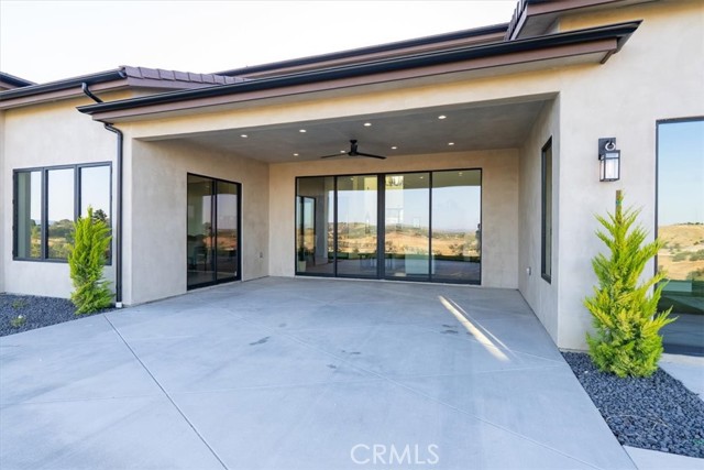 1755 Burnt Rock Way, Templeton CA: https://media.crmls.org/medias/51d15002-b71d-4b21-bf5d-3aef5e42c20e.jpg
