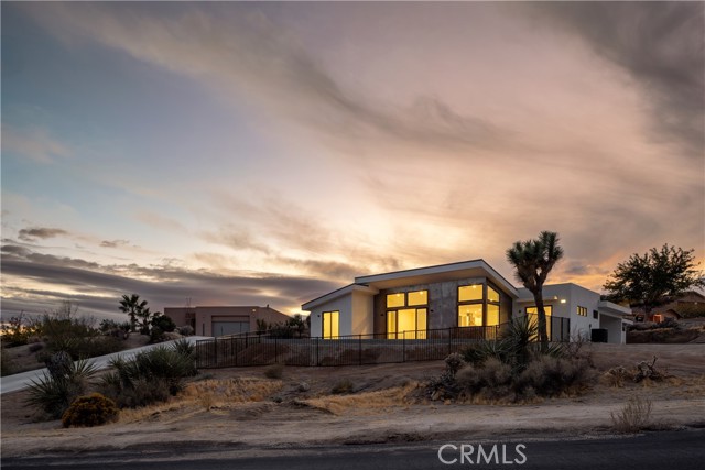 Detail Gallery Image 2 of 31 For 6218 Farrelo Rd, Yucca Valley,  CA 92284 - 4 Beds | 4/1 Baths