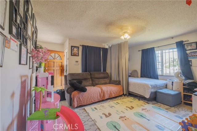 Detail Gallery Image 13 of 25 For 11126 Van Buren Ave, Los Angeles,  CA 90044 - 3 Beds | 2 Baths