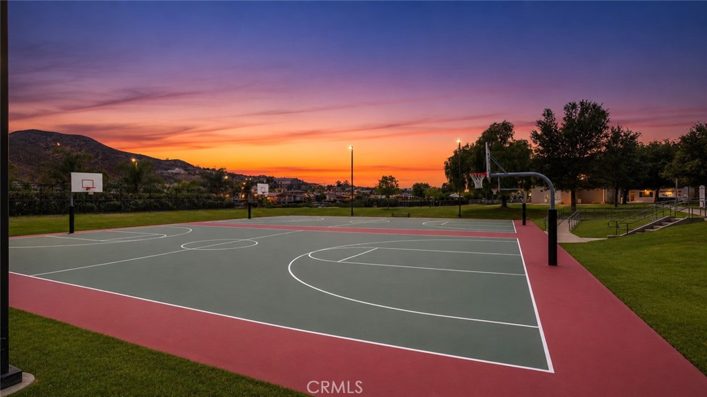 https://media.crmls.org/medias/51d2bd41-bc42-4b83-8277-dfc264202ca0.jpg?preset=X-Large