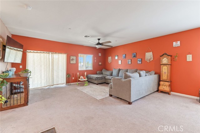 2082 Posa Chanet Boulevard, Coalinga CA: https://media.crmls.org/medias/51d32dc7-b1fe-4c73-9734-386b0dd1d54e.jpg