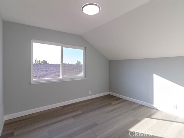 Detail Gallery Image 15 of 29 For 518 W Alpine, Santa Ana,  CA 92707 - 5 Beds | 3 Baths