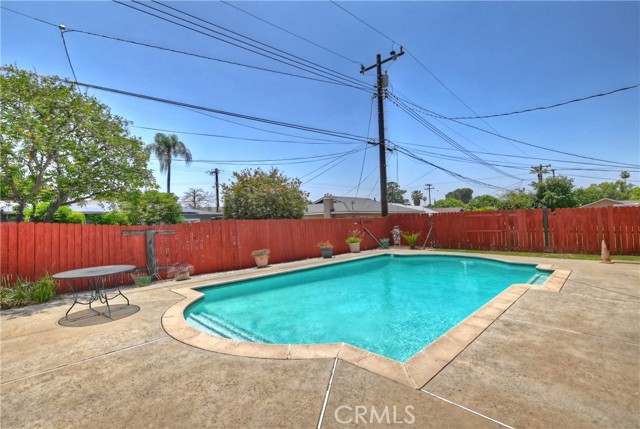 1255 E 25th Street, San Bernardino CA: https://media.crmls.org/medias/51d379f4-985b-437e-b00f-4de0b9babb89.jpg